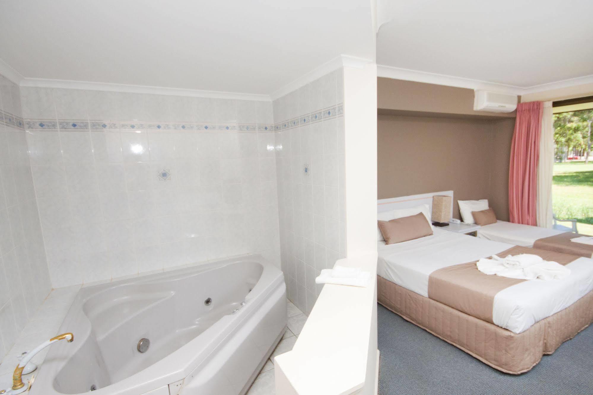 Island Palms Motor Inn Forster Eksteriør bilde